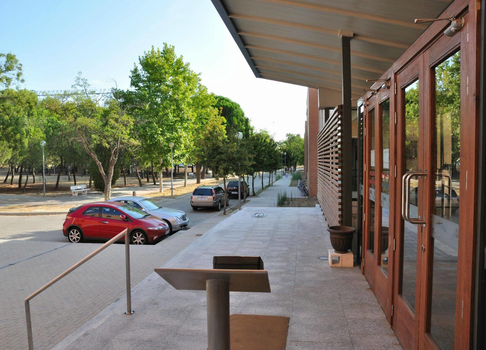 Residencia Universitaria Resa Giner De Los Rios Alcala de Henares Exterior photo